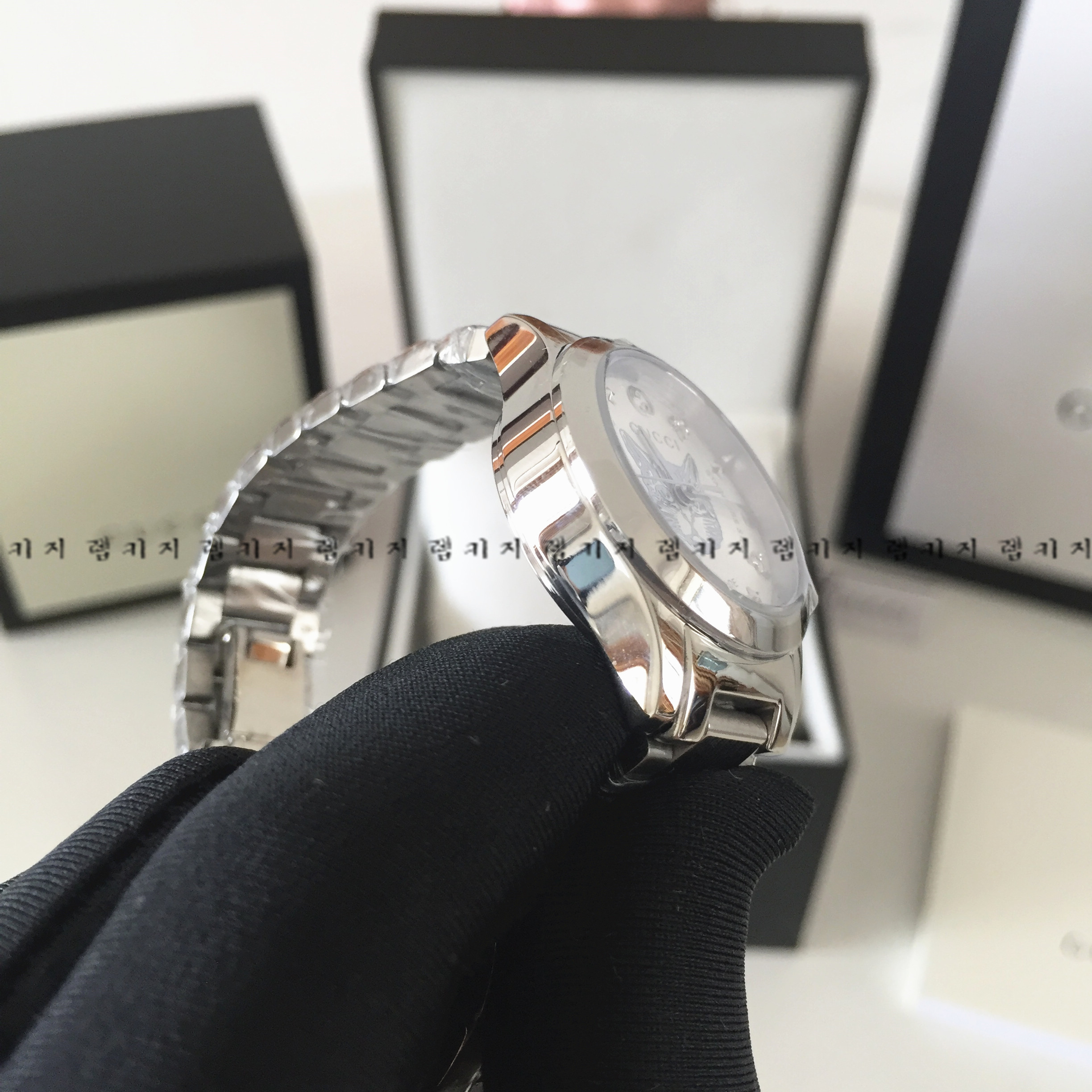 구찌 G타임리스 캣 워치 은장 여성 메탈시계